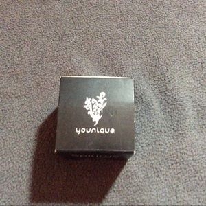 Younique splurge cream shadow